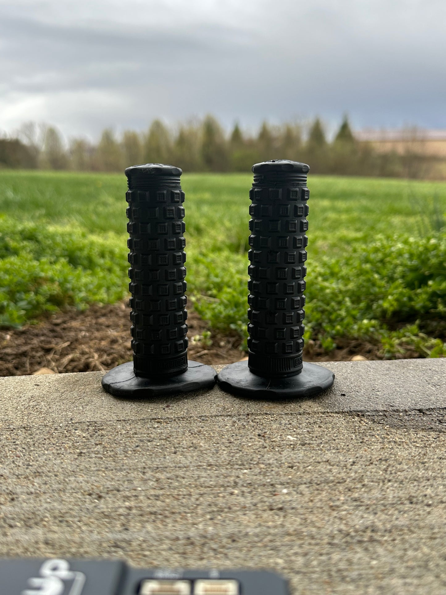 Pillow top grips